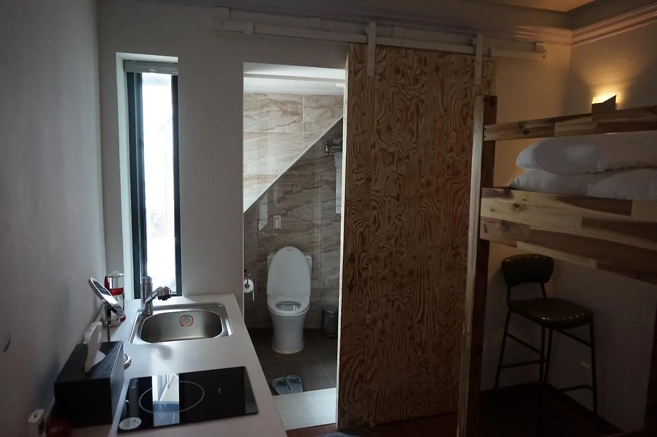 P.S Guesthouse Itaewon Seoul 2*,  South Korea