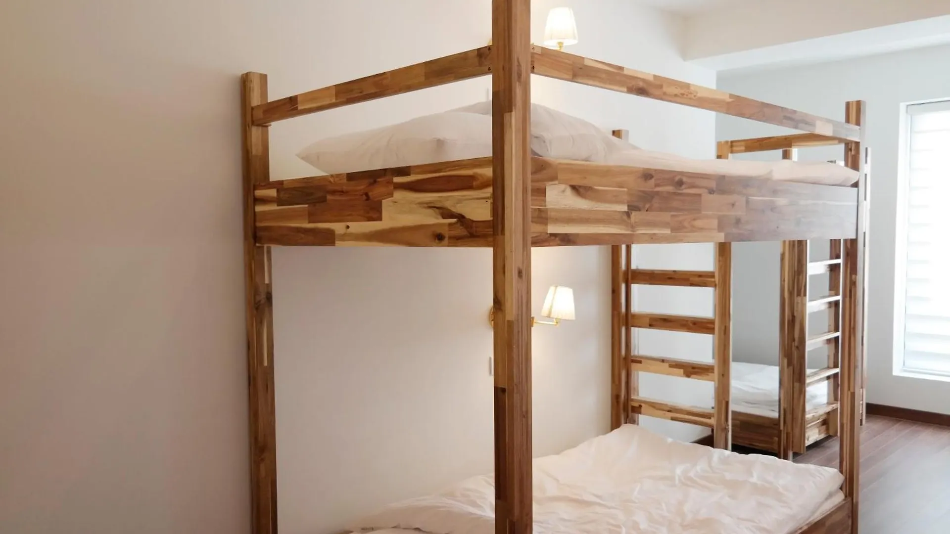 P.S Guesthouse Itaewon location